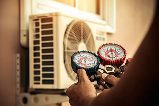 Professional Ac Installation technician working in Millersburg, OR
